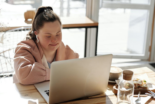 girl in front of laptop